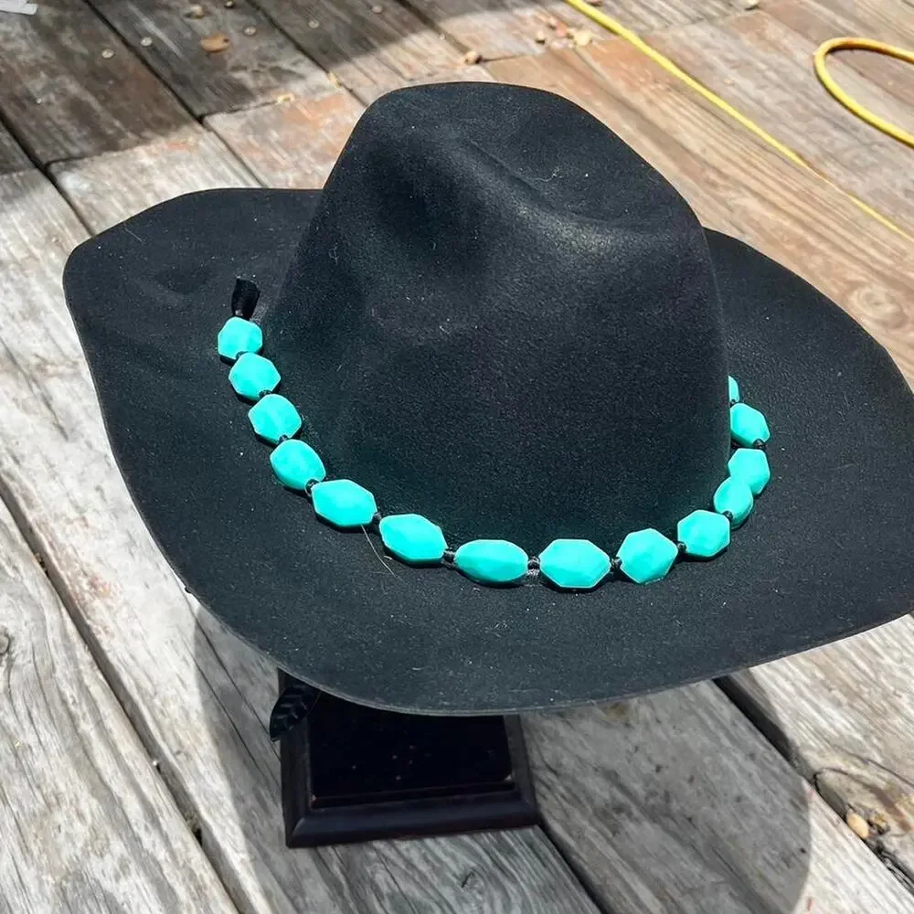 Black cowgirl hat